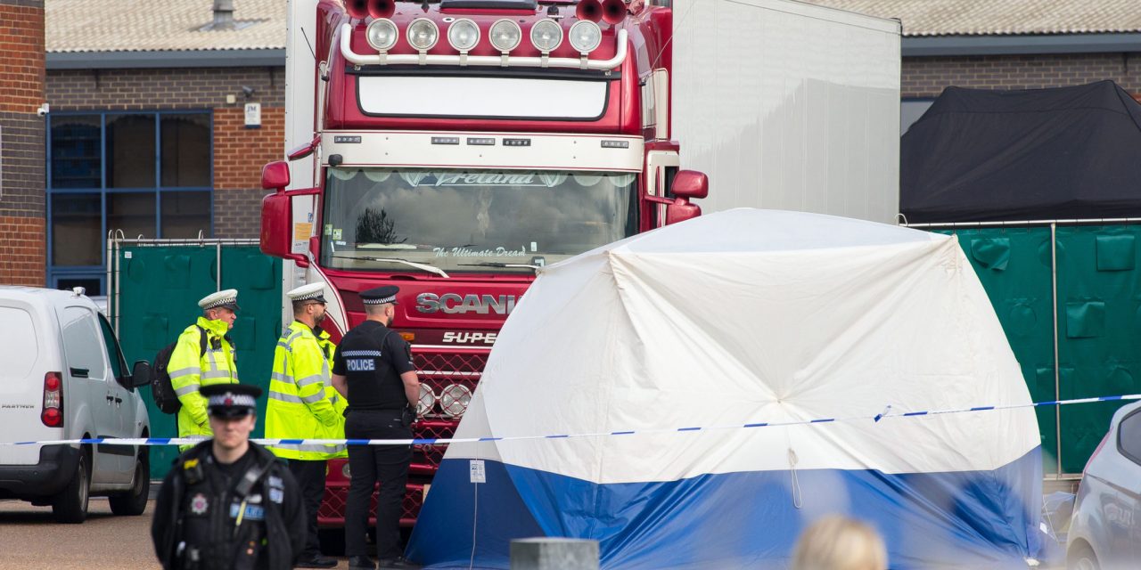 A brit sajtó szerint kínaiakat szállított a bolgár „halálkamion”