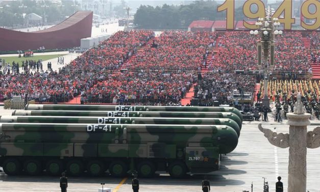 <span class="entry-title-primary">Katonai parádé, heroin nélkül</span> <span class="entry-subtitle">A világ legsikeresebb kommunista rezsimje világhatalmi pozíciót szemelt ki magának</span>