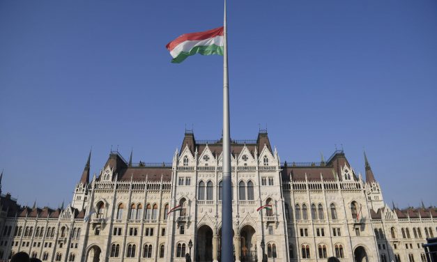 1956-ra emlékezünk