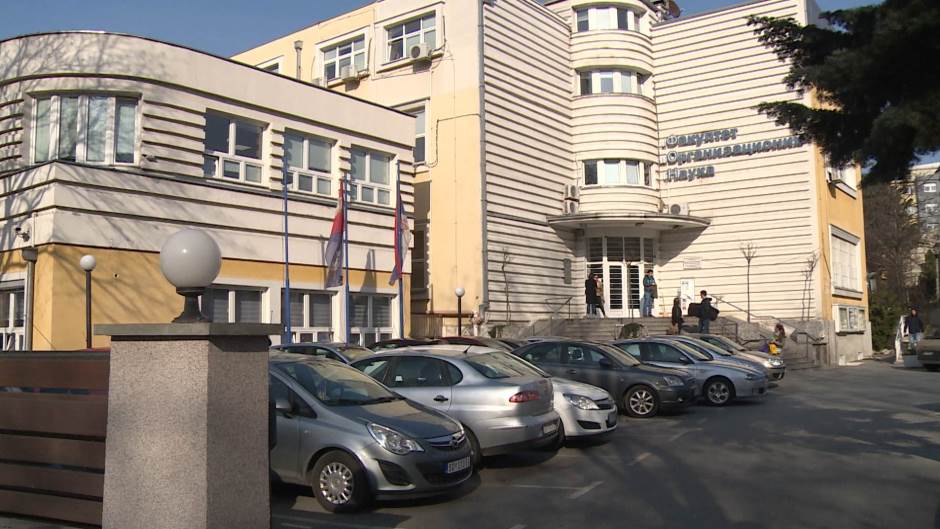 Nyilvánosan ítélte el Siniša Mali doktori disszertációját a Szervezéstudományi Kar tanácsa