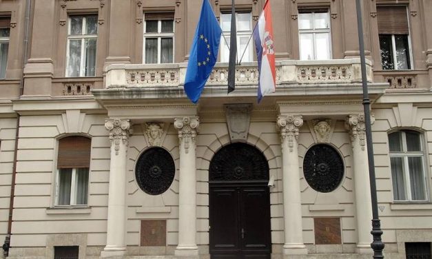 Horvátország is tiltakozik Handke Nobel-díja miatt
