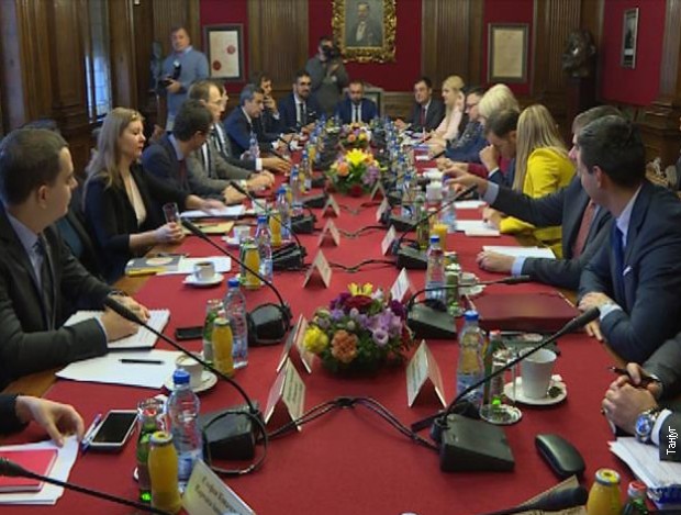 Megérkezett az IMF küldöttsége Szerbiába