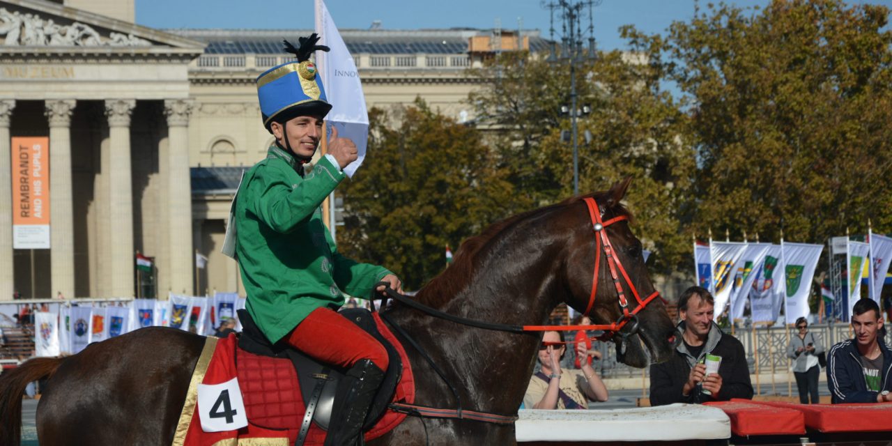 <span class="entry-title-primary">Nagy Arnold és Fantázia a döntőben</span> <span class="entry-subtitle">Kiválóan szerepelnek Vajdaság lovasai a Nemzeti Vágtán</span>