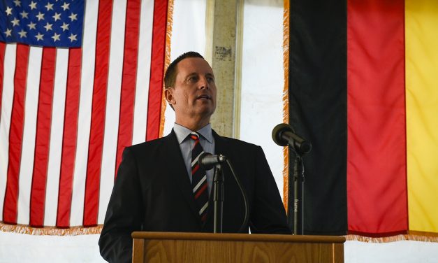 Richard Grenell közvetít Belgrád és Pristina között
