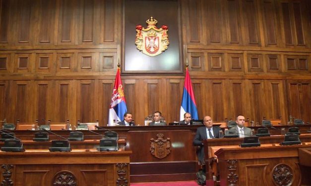 Módosították a költségvetést – lesz pénz a fizetésemelésre, egyszeri segélyre a nyugdíjasoknak…