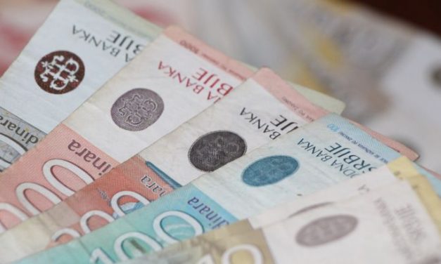 Online és telefonon is lehet igényelni az oltásért járó 3 ezer dinárt