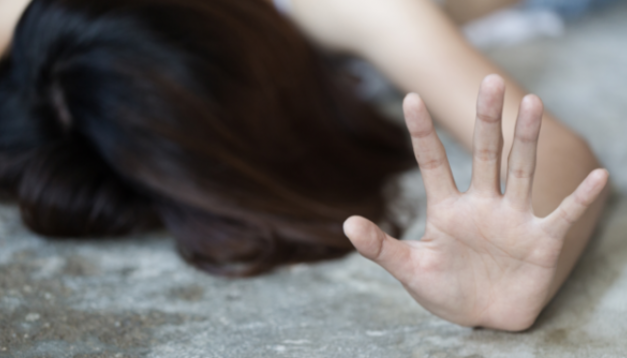 Tornyoson megtámadtak egy roma nemzetiségű lányt