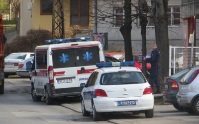 Leugrott a hídról, a tűzoltók húzták ki a testét a folyóból