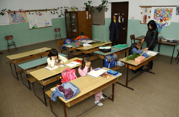 <span class="entry-title-primary">Több mint száz iskolát zártak be Szerbiában</span> <span class="entry-subtitle">Ebből harminchatot Vajdaságban</span>