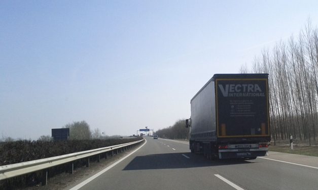 Mattrészegen vezetett teherautót az autópályán