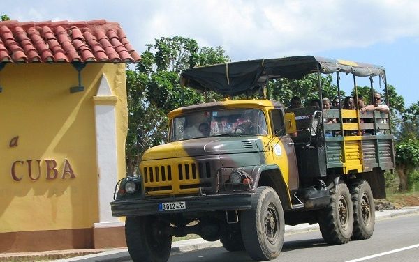 Moszkva szívesen kisegíti Havannát