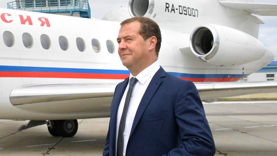 Ismét Orbánt méltatta Medvegyev