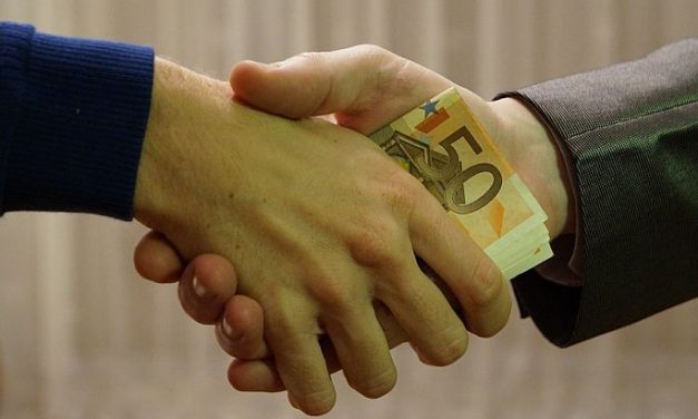 Szerbiát fojtogatja a korrupció