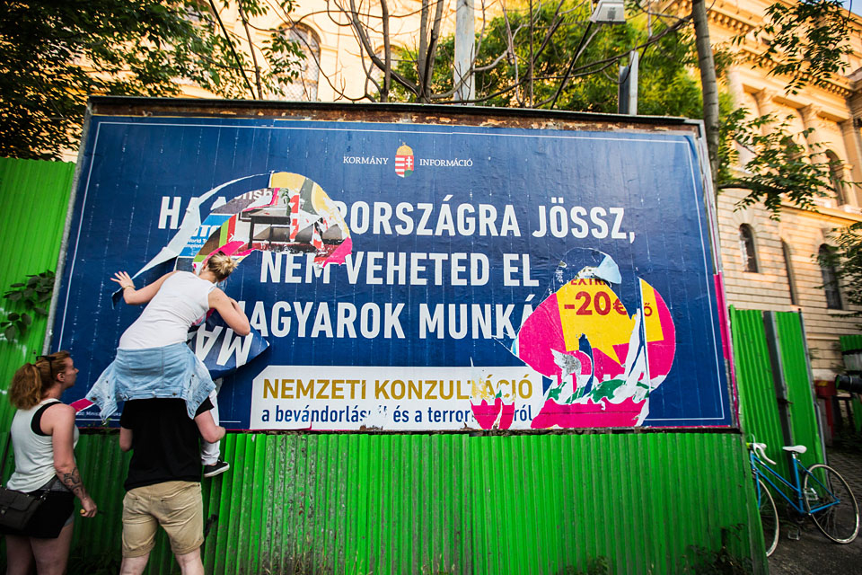 <span class="entry-title-primary">Minél kevesebb migráns, annál több elégetett pénz</span> <span class="entry-subtitle">Az október 13-ai választás igazi tétje</span>