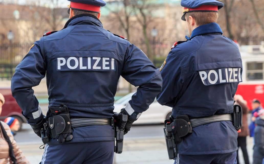 Egy afgán férfi agyonszúrt egy autóst Ausztriában