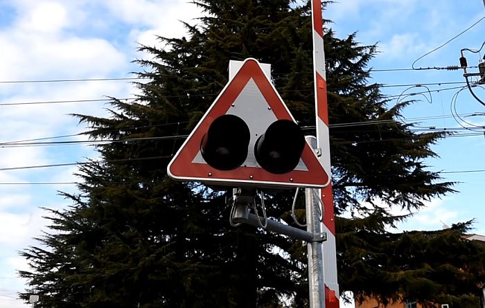Motorvonat ütközött autóval