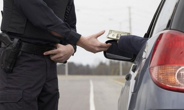 Idén százhat rendőr keveredett korrupció gyanújába, közülük tizenkilencen vezető beosztásúak