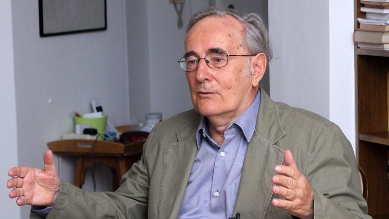 Várady Tibor könyvbemutatója Zentán