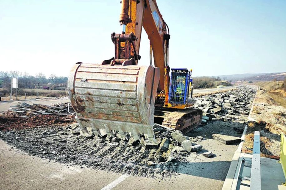 Szerbia: Ötezer kilométernyi utat újítanak fel – mutatjuk, mely vajdasági városok lakosai örülhetnek