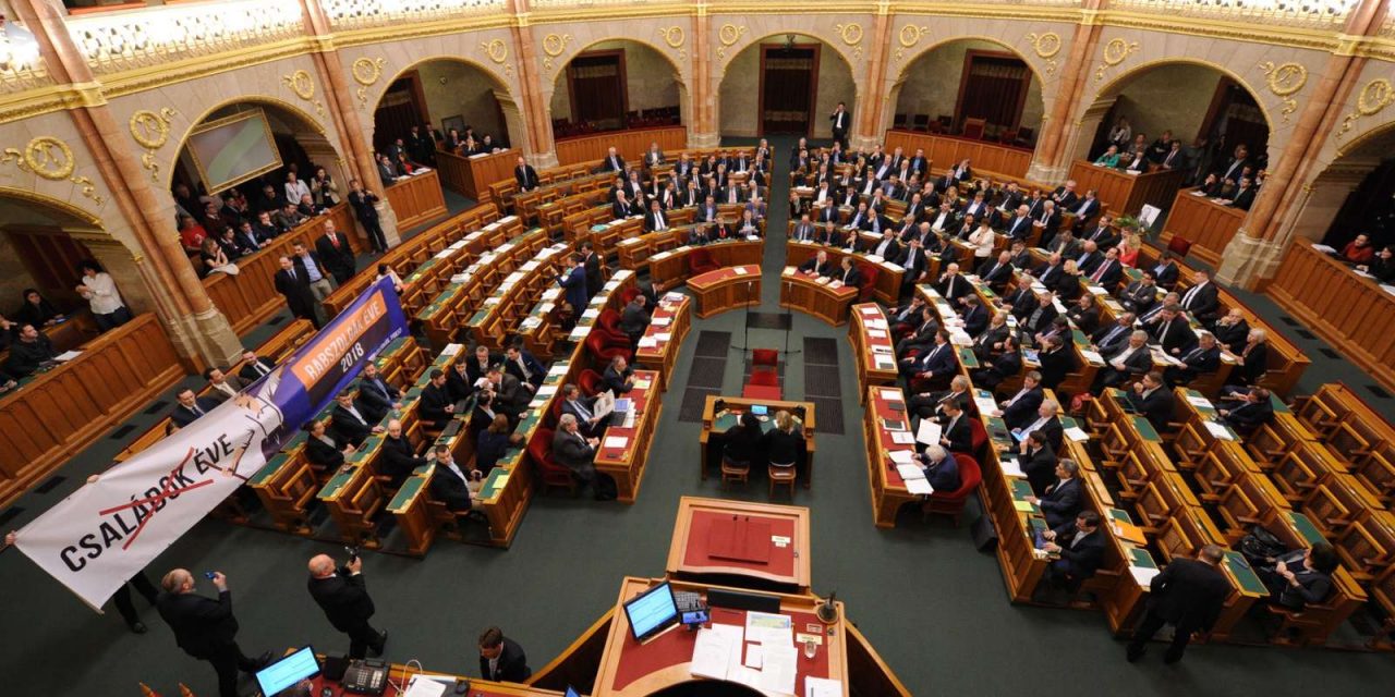 Huszadszor szavazta le a parlamentben a kormánypárti többség az ügynökakták nyilvánosságra hozatalát