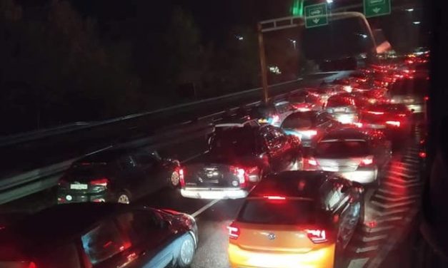 Magyar-szerb határ: Öt és fél, illetve kilencórás várakozás