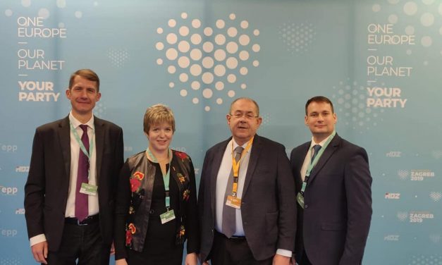 Sodródások jobbra, balra