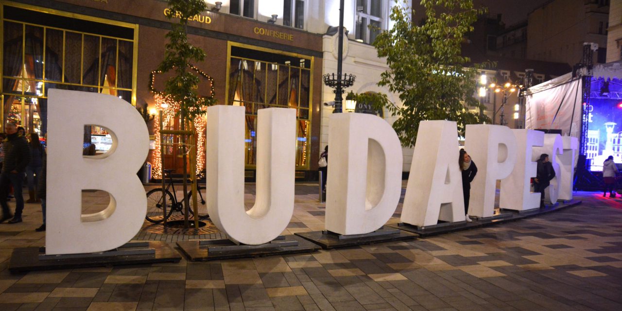 <span class="entry-title-primary">Adventi „körjárat”</span> <span class="entry-subtitle">Műanyagmentes, szívószál nélküli adventet kívánunk</span>