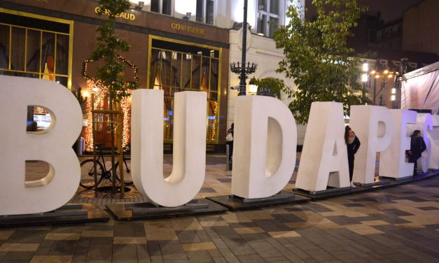 <span class="entry-title-primary">Adventi „körjárat”</span> <span class="entry-subtitle">Műanyagmentes, szívószál nélküli adventet kívánunk</span>