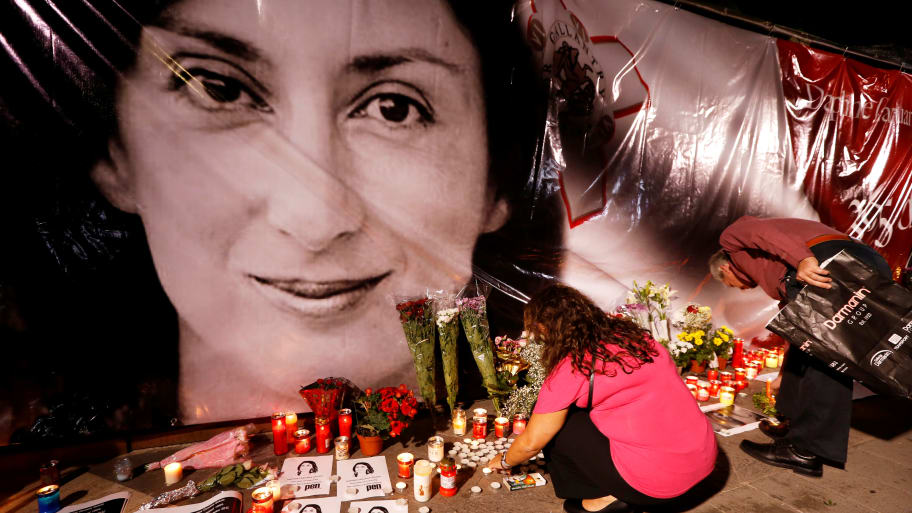 Miniszter és kabinetfőnök mondott le a máltai újságíró-gyilkosság miatt