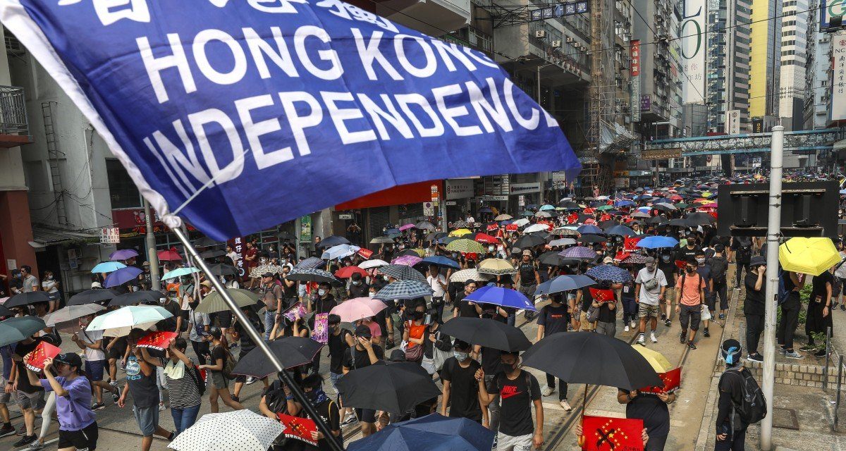 <span class="entry-title-primary">Tüntetések, zavargások keleten és nyugaton</span> <span class="entry-subtitle">Hong Kong, Bolívia, Venezuela – Macron és a NATO (Átnéztük a világsajtót)</span>