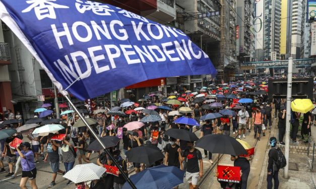 <span class="entry-title-primary">Tüntetések, zavargások keleten és nyugaton</span> <span class="entry-subtitle">Hong Kong, Bolívia, Venezuela – Macron és a NATO (Átnéztük a világsajtót)</span>