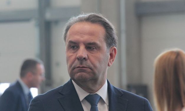 Rasim Ljajić 19 éve tölt be miniszteri tisztséget, ezzel ő a csúcstartó Szerbiában