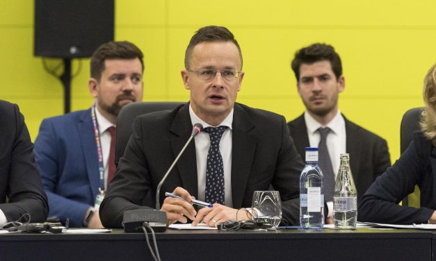 Szijjártó Péter: Magyarország 2024-ben űrhajóst kíván küldeni az űrbe