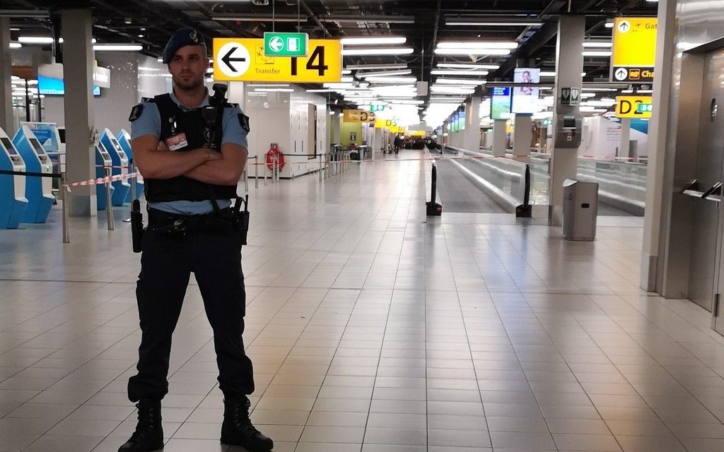 Sorra zárnak az országok a britek előtt a koronavírus új variánsa miatt