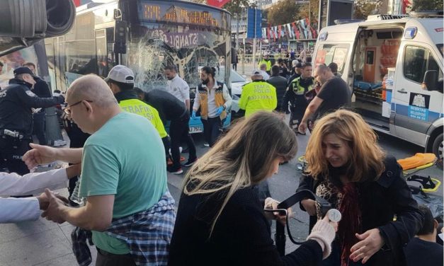 Gázolásos merénylet Isztambulban