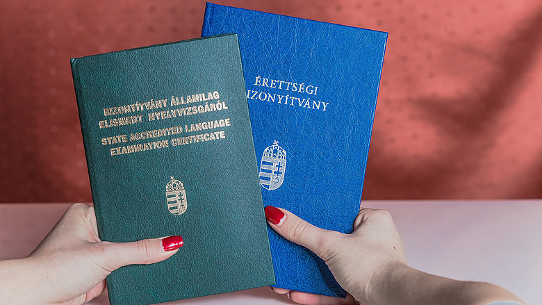 Mégsem kell nyelvvizsga Magyarországon a felsőfokú tanulmányok megkezdéséhez