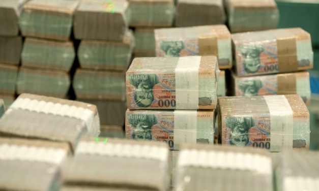 Van egy kifizetőhely, ahonnan 17 milliárd forintot osztottak szét a választás előtt