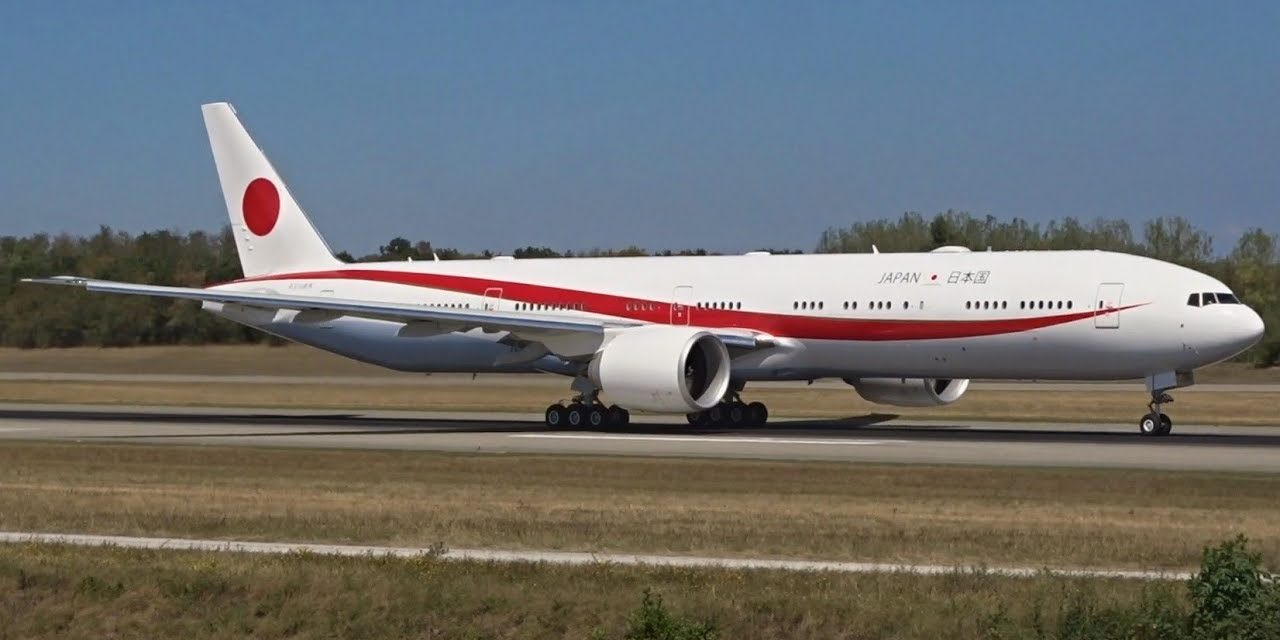 A levegőben gyulladt ki a japán kormány repülőgépe