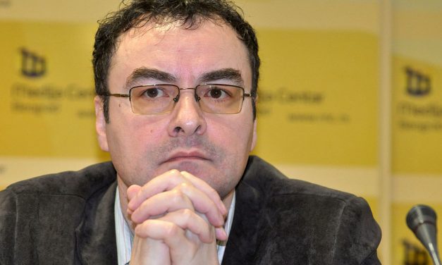 Karakteres baloldali pártot alapít Jovo Bakić szociológus