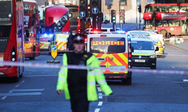 Terrorcselekménynek minősítették a londoni támadást, a gyanúsítottat agyonlőtték