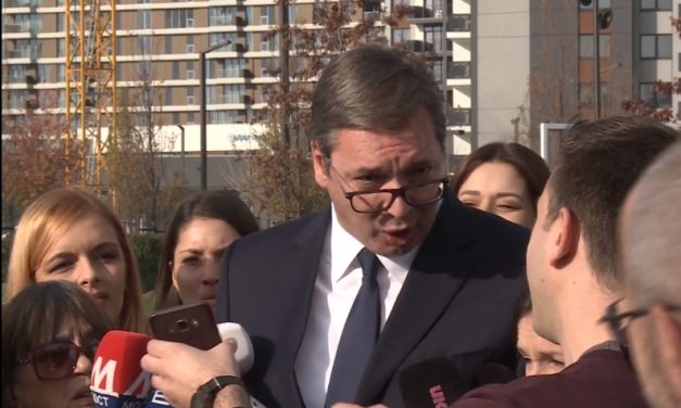 Vučić rosszullétét összefüggésbe hozták a neki feltett kellemetlen kérdésekkel