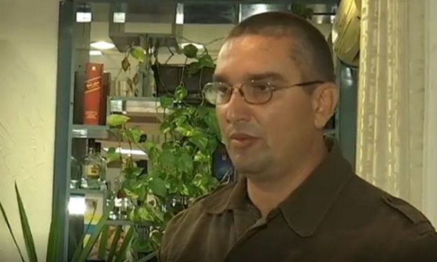 Nem volt állandó munkaviszonyban az a Velika Plana-i tornatanár, aki megakadályozta az iskolai vérengzést