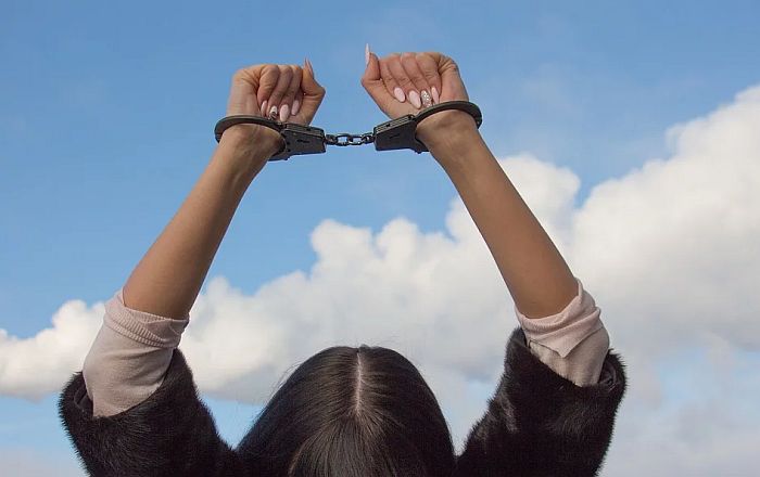 A gépírónő szivárogtatta az ügyészségi adatokat