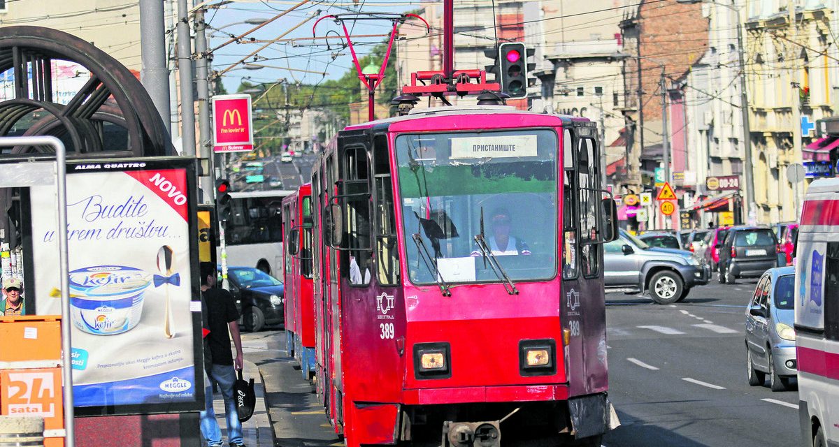 Belgrád: Villamos ütött el egy asszonyt és egy gyereket