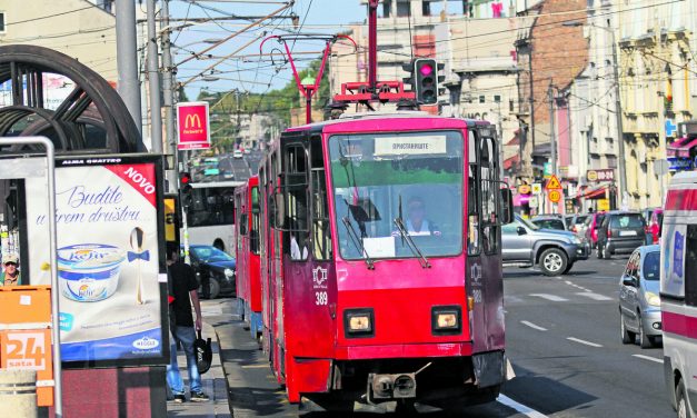 Belgrád: Villamos ütött el egy asszonyt és egy gyereket