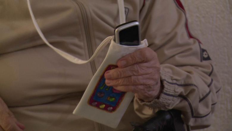 Huszonnégyezerszer hívta a telefonos ügyfélszolgálatot – letartóztatták
