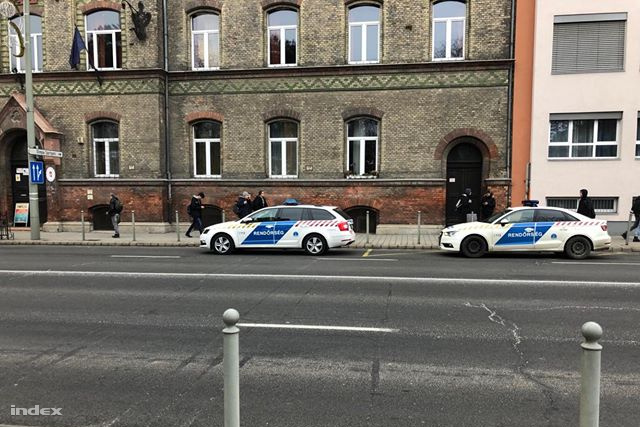 Diák késelt meg egy tanárt egy győri iskolában