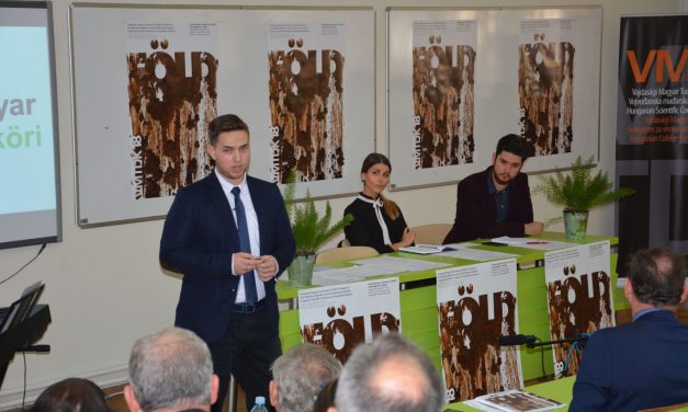 A Föld, a por, a sár jegyében