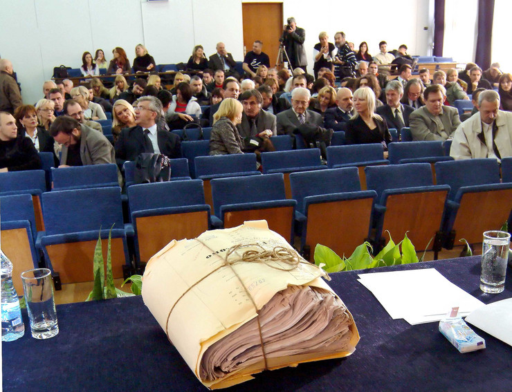 Az index-ügy vádlottai összesen több mint hatvan év börtönbüntetést kaptak