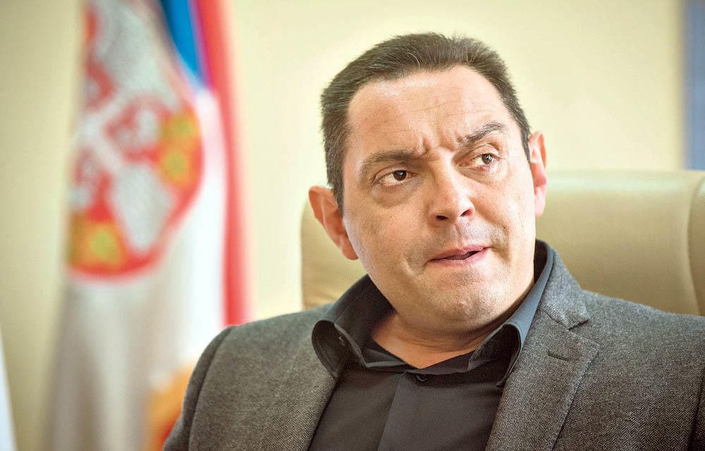 A katonai szakszervezet beperelte Aleksandar Vulint